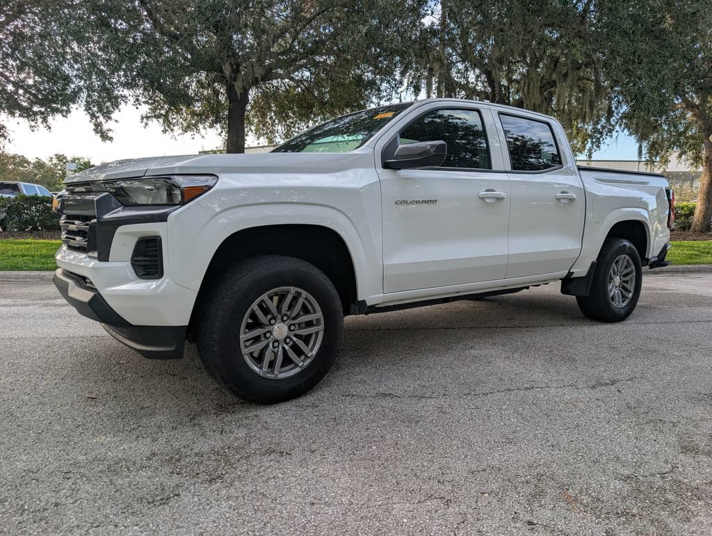 Used 2025 Chevrolet Colorado LT w/ Advanced Trailering Package RWD image 3