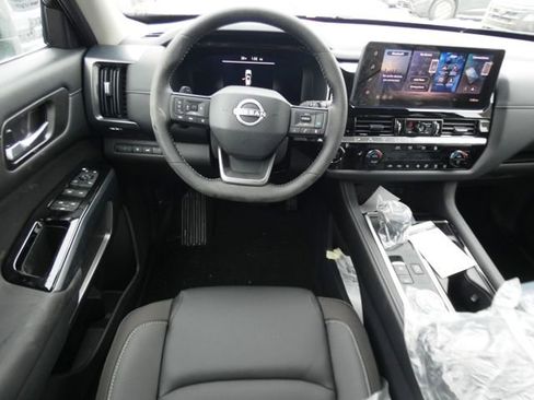 New 2026 Nissan Pathfinder SL image 10