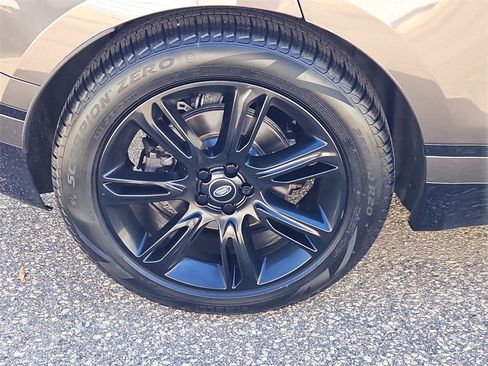 Used 2023 Land Rover Range Rover Velar R-Dynamic S image 9