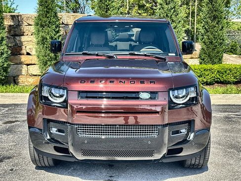 Used 2025 Land Rover Defender 130 X-Dynamic SE image 8