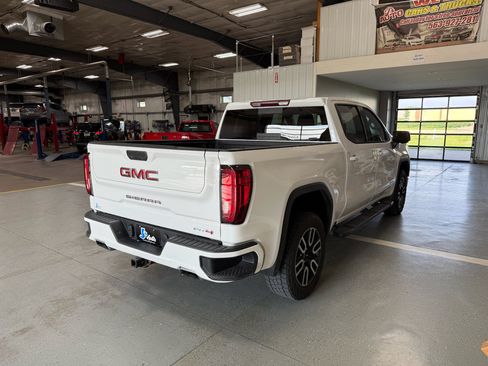 Used 2021 GMC Sierra 1500 AT4 w/ AT4 Preferred Package AWD/4WD image 7