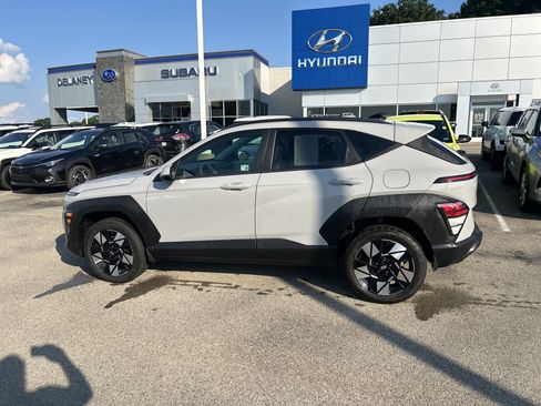 Used 2024 Hyundai Kona SEL w/ Convenience Package AWD/4WD image 6