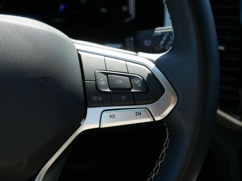 Used 2023 Volkswagen Atlas SE w/ Black Wheel Package image 30