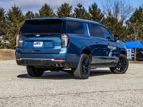 Used 2025 Chevrolet Suburban High Country image 14