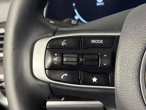Used 2025 Kia Sportage SX FWD image 27