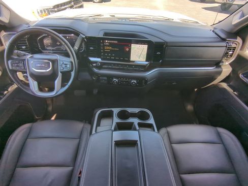 Used 2025 GMC Sierra 1500 SLT image 15