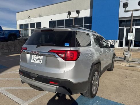 Used 2017 GMC Acadia SLT image 6