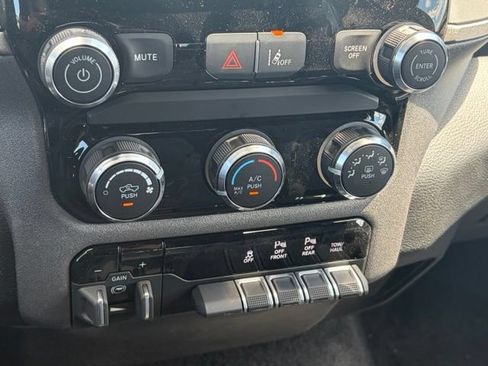 New 2026 RAM 1500 Express AWD/4WD image 21