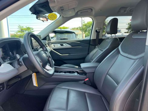 Used 2026 Ford Explorer Active w/ Active Comfort Package AWD/4WD image 21