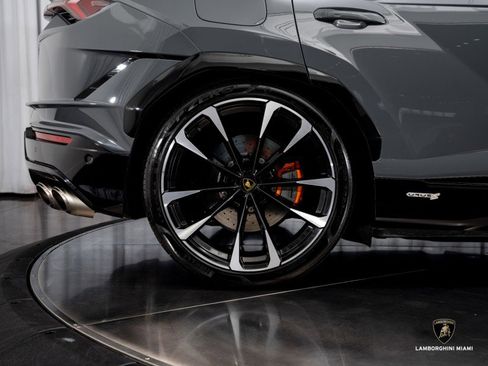 Used 2023 Lamborghini Urus S image 16