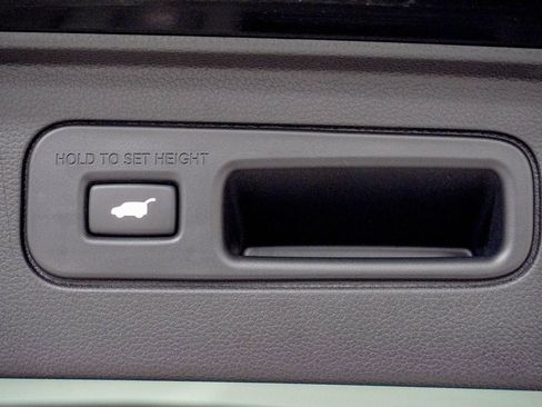 Used 2025 Honda Pilot EX-L image 11