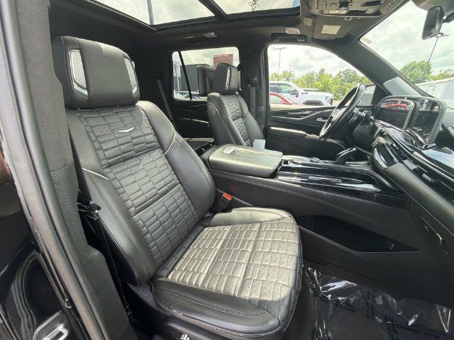 Used 2023 Cadillac Escalade V AWD/4WD image 27