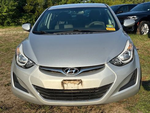 Used 2015 Hyundai Elantra SE FWD image 2