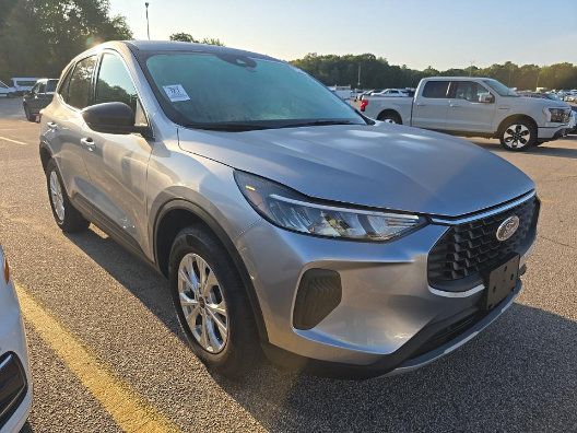 Used 2023 Ford Escape Active w/ Tech Pack #1 AWD/4WD image 6