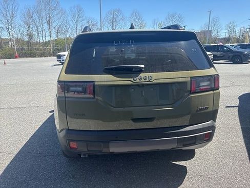 New 2026 Jeep Cherokee Laredo image 9