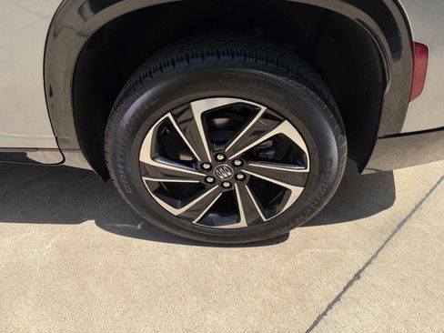 Used 2025 Buick Enclave Sport Touring AWD/4WD image 35