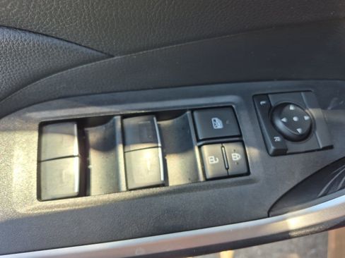 Used 2025 Toyota RAV4 XLE AWD/4WD image 15