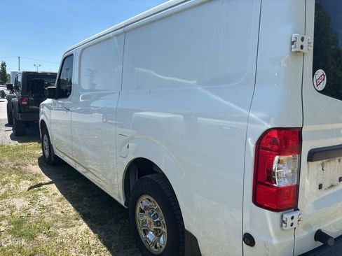 Used 2015 Nissan NV 2500 SL w/ Technology Package RWD image 5