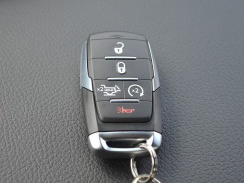 New 2026 RAM 1500 4x4 Crew Cab image 23