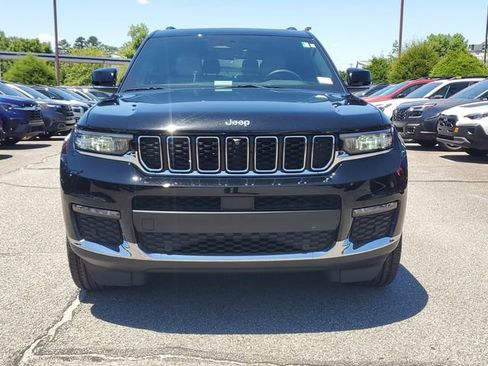 Used 2023 Jeep Grand Cherokee L Limited w/ Luxury Tech Group II AWD/4WD image 2