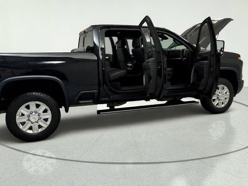 Used 2025 Chevrolet Silverado 2500 High Country w/ High Country Premium Package AWD/4WD image 13