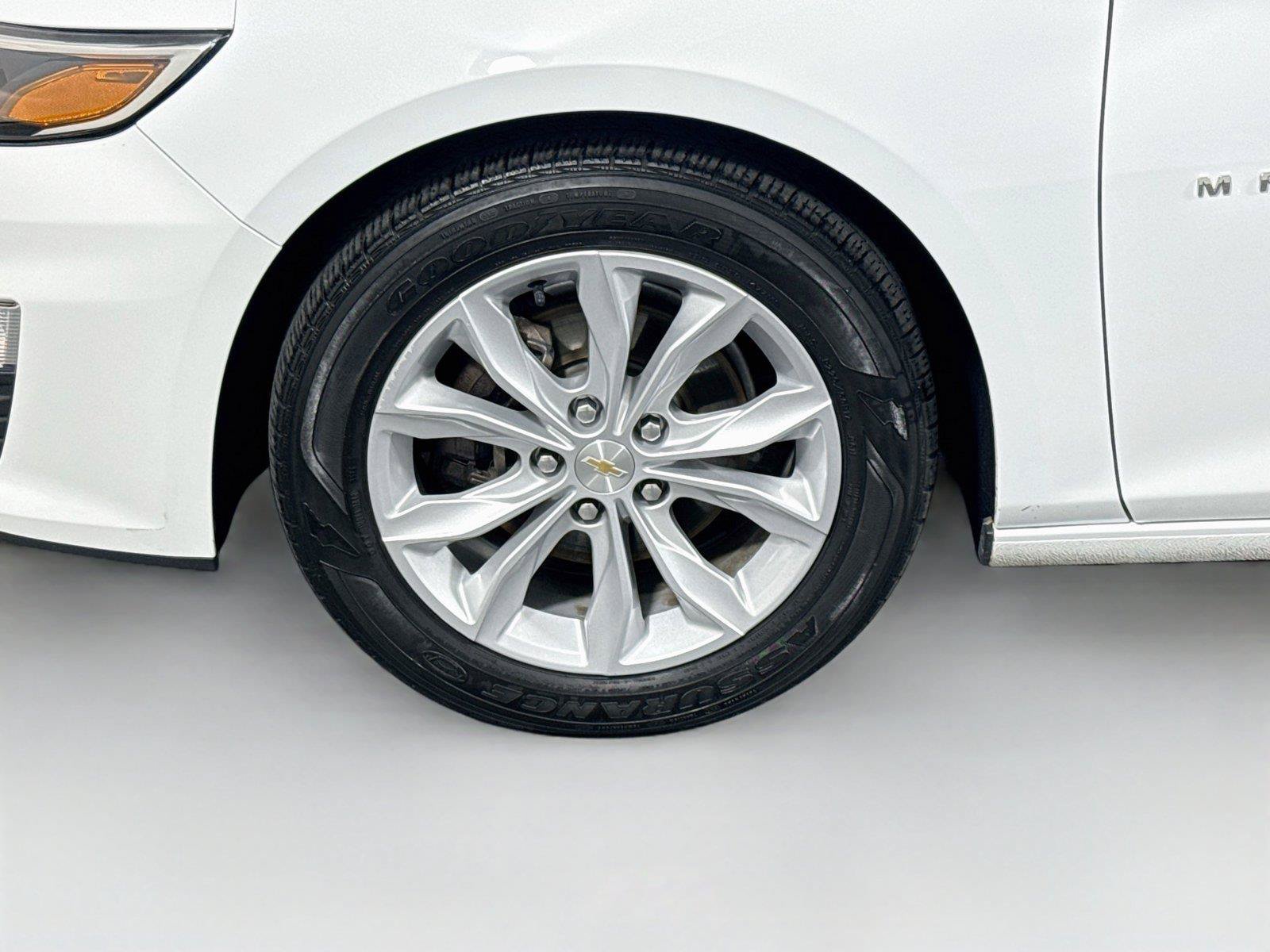 Used 2025 Chevrolet Malibu LT FWD image 32