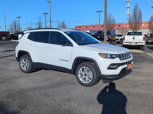 New 2026 Jeep Compass Latitude image 1