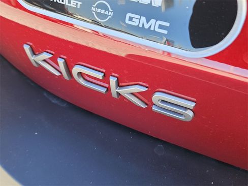 New 2026 Nissan Kicks SR image 9