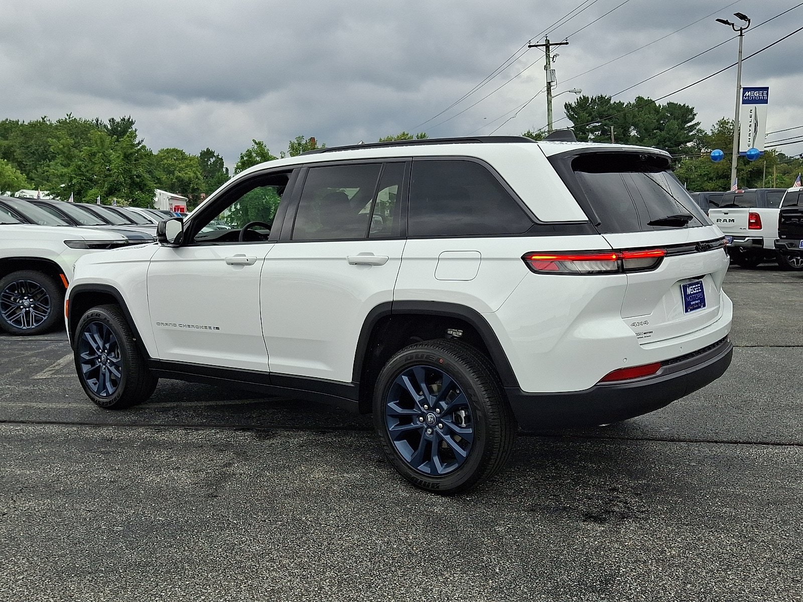 New 2026 Jeep Grand Cherokee Limited AWD/4WD image 4