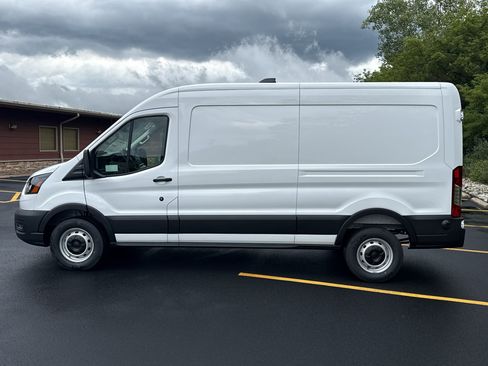 New 2027 Ford Transit 250 148 Medium Roof w/ Load Area Protection Package RWD image 9