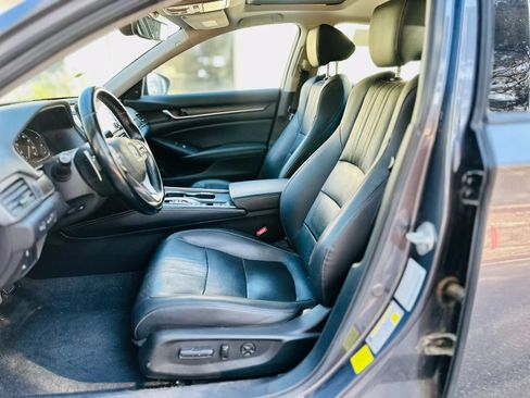 Used 2022 Honda Accord Touring image 10