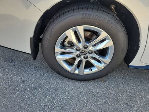 New 2026 Toyota Sienna Limited FWD image 30