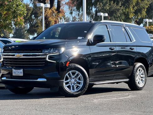 Used 2022 Chevrolet Tahoe LT w/ Luxury Package image 9