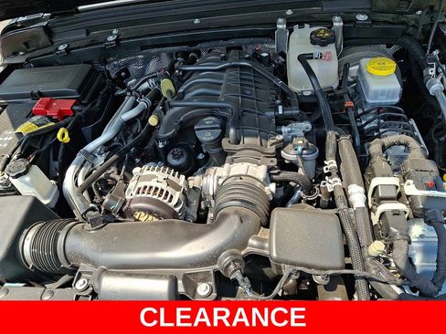 Used 2024 Jeep Wrangler Unlimited Sahara w/ Safety Group AWD/4WD image 27