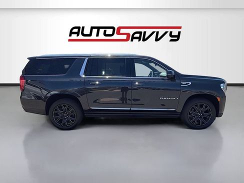 Used 2023 GMC Yukon XL Denali AWD/4WD image 8