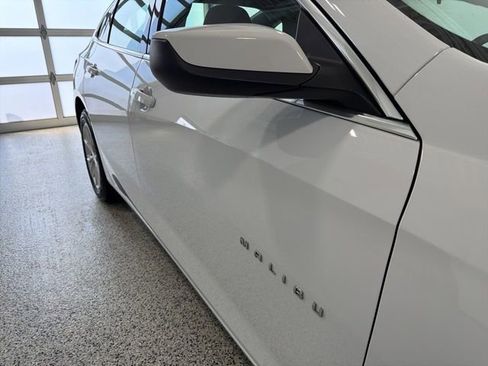 Used 2024 Chevrolet Malibu LT image 31