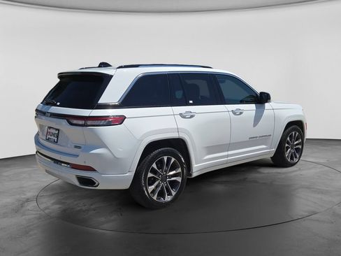 Used 2023 Jeep Grand Cherokee Overland AWD/4WD image 10