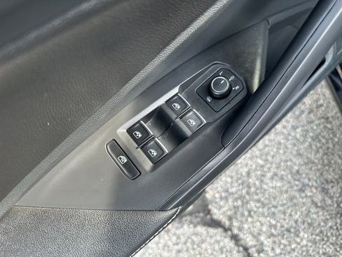 Certified 2024 Volkswagen Jetta SE w/ Panoramic Sunroof Package FWD image 12