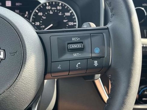 Used 2022 Nissan Rogue SL w/ SL Premium Package FWD image 29