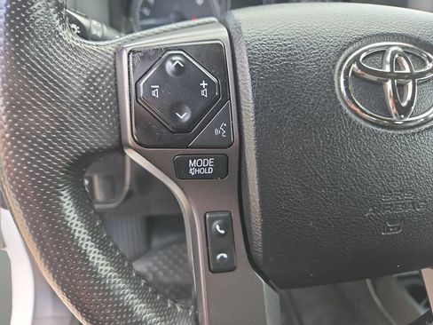 Certified 2022 Toyota Tacoma TRD Off-Road RWD image 17