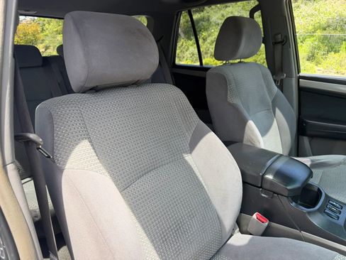 Used 2005 Toyota 4Runner Sport AWD/4WD image 25