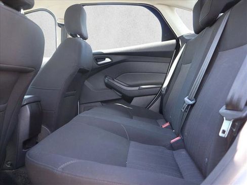 Used 2015 Ford Focus SE FWD image 15