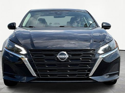 Used 2023 Nissan Altima 2.5 SL image 3