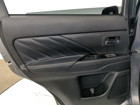 Used 2022 Mitsubishi Outlander SEL image 25