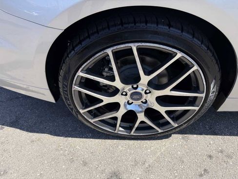 Used 2014 Ford Fusion SE w/ Equipment Group 202A FWD image 12