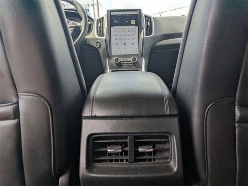 Used 2024 Ford Edge Titanium image 33