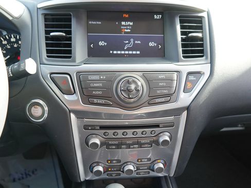 Used 2017 Nissan Pathfinder SL FWD image 10