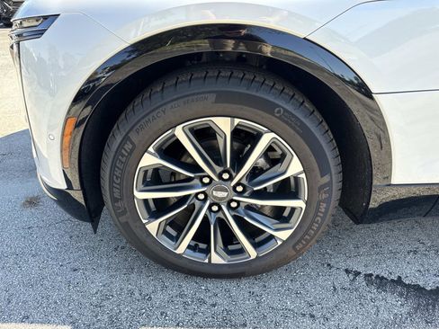 New 2025 Cadillac Lyriq Sport image 9