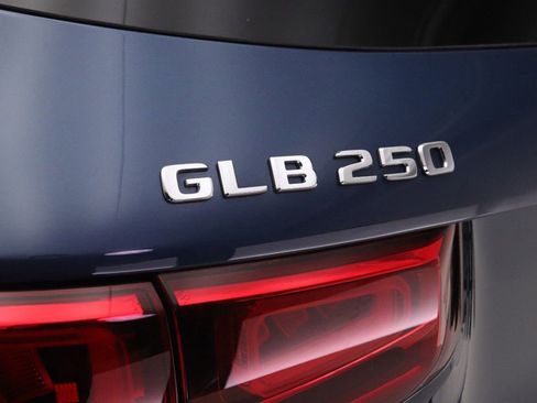 Certified 2023 Mercedes-Benz GLB 250 image 22
