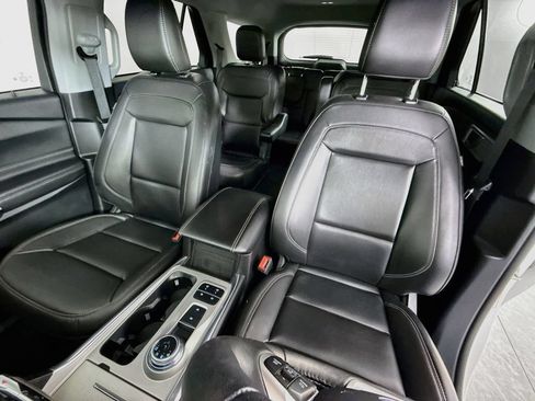 Used 2024 Ford Explorer XLT w/ Equipment Group 202A RWD image 11